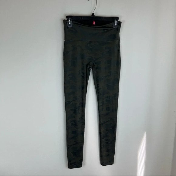 Spanx Look At Me Now Green Camo Leggings size M - Picture 4 of 8